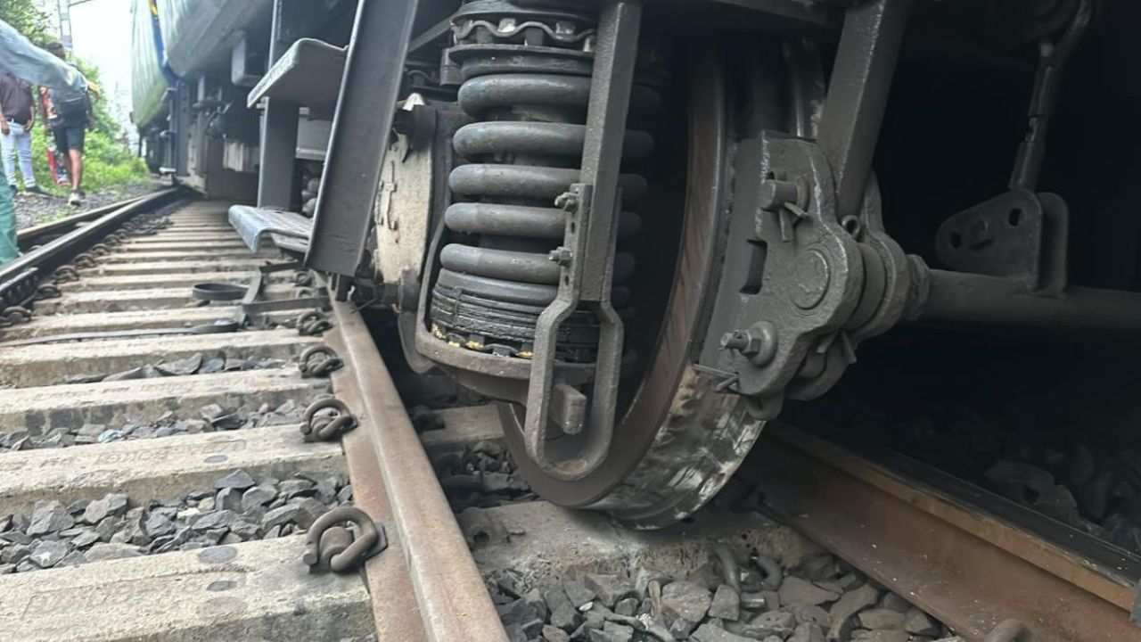 Train Accident in Jabalpur