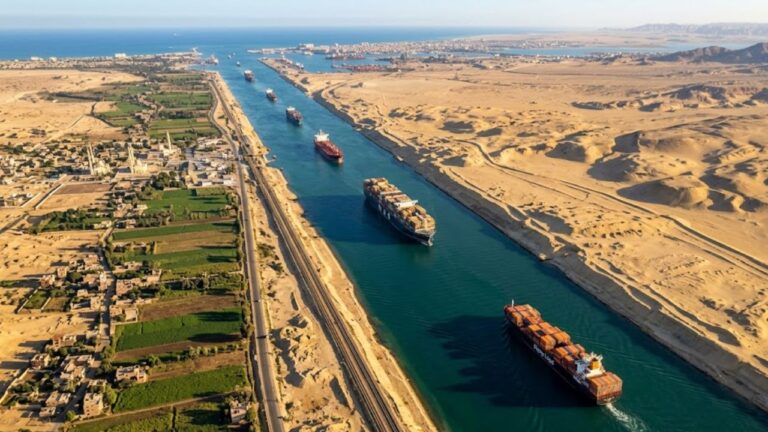 Suez Canal History in Hindi